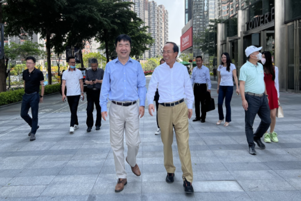 南開校友會周達會長一行蒞臨光子晶體科技參觀交流