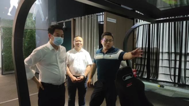 福建莆田市人大常委會(huì)蘇永革主任一行蒞臨光子晶體科技參觀交流