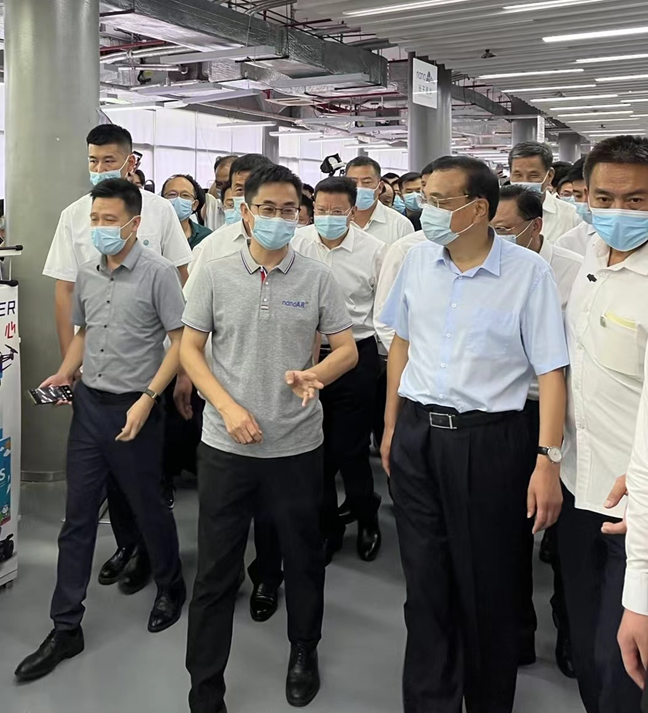 克強(qiáng)總理在光子晶體科技的分分秒秒