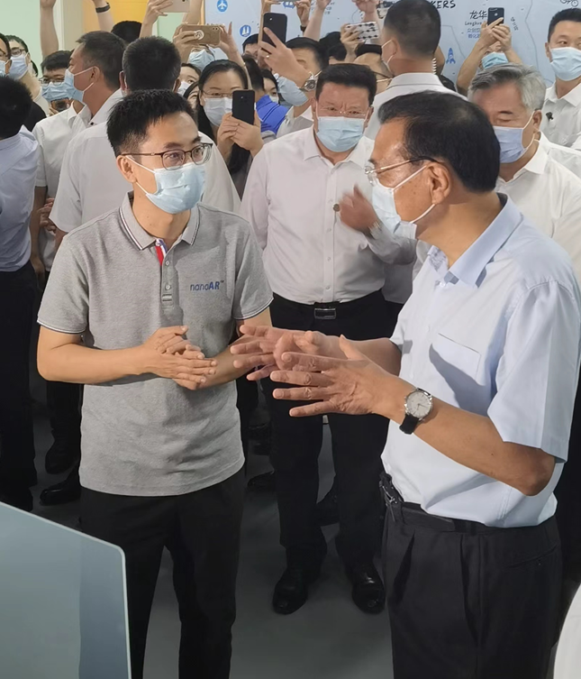 克強(qiáng)總理在光子晶體科技的分分秒秒
