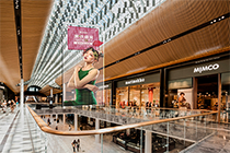 光子芯片透明屏應(yīng)用廣告新媒體