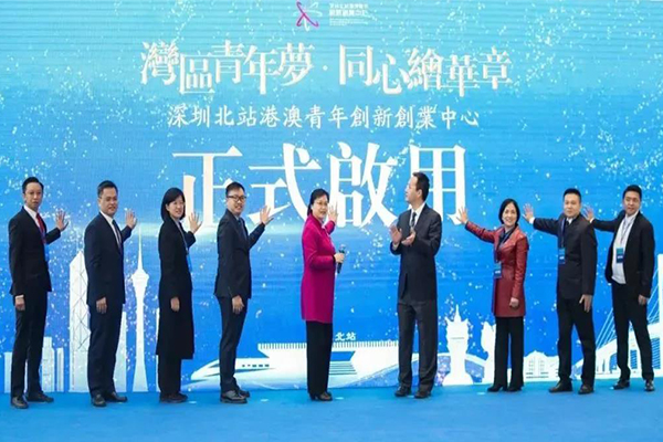 透明顯示的多種應(yīng)用帶給港澳青年雙創(chuàng)中心全新的視覺體驗