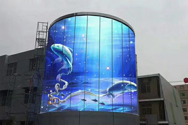 溫度是影響LED透明屏光效及壽命的致命因素之一